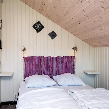 6 Person Holiday In
