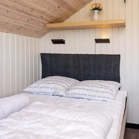 6 Person Holiday In