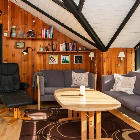 6 Person Holiday In