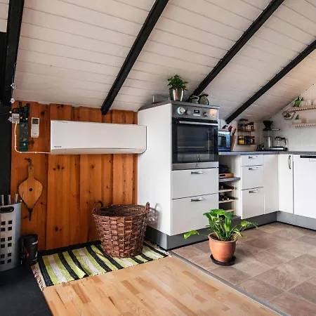 6 Person Holiday In *