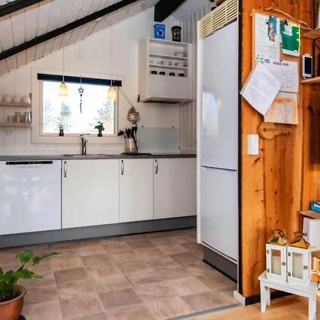 6 Person Holiday In