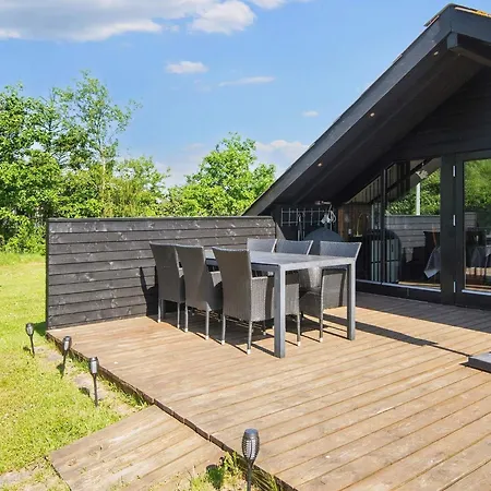 6 Person Holiday In