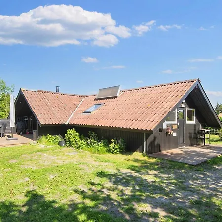 6 Person Holiday In